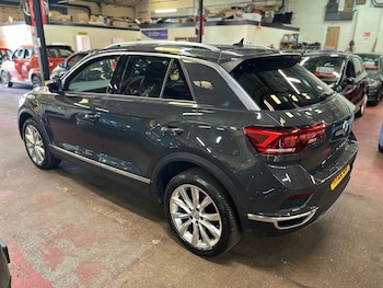 Used Volkswagen T-Roc 2020 for sale - 78684448: Photo
