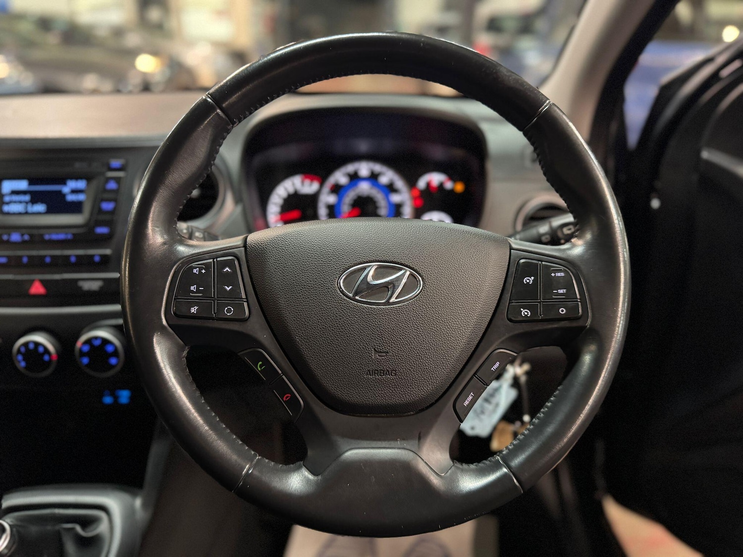 Used Hyundai i10 2018 for sale - 76388520: Photo 23