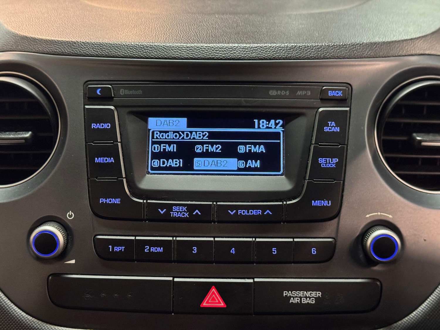 Used Hyundai i10 2018 for sale - 76388520: Photo 29