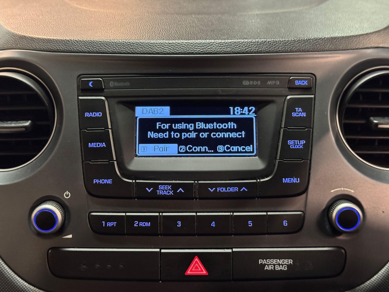 Used Hyundai i10 2018 for sale - 76388520: Photo 30