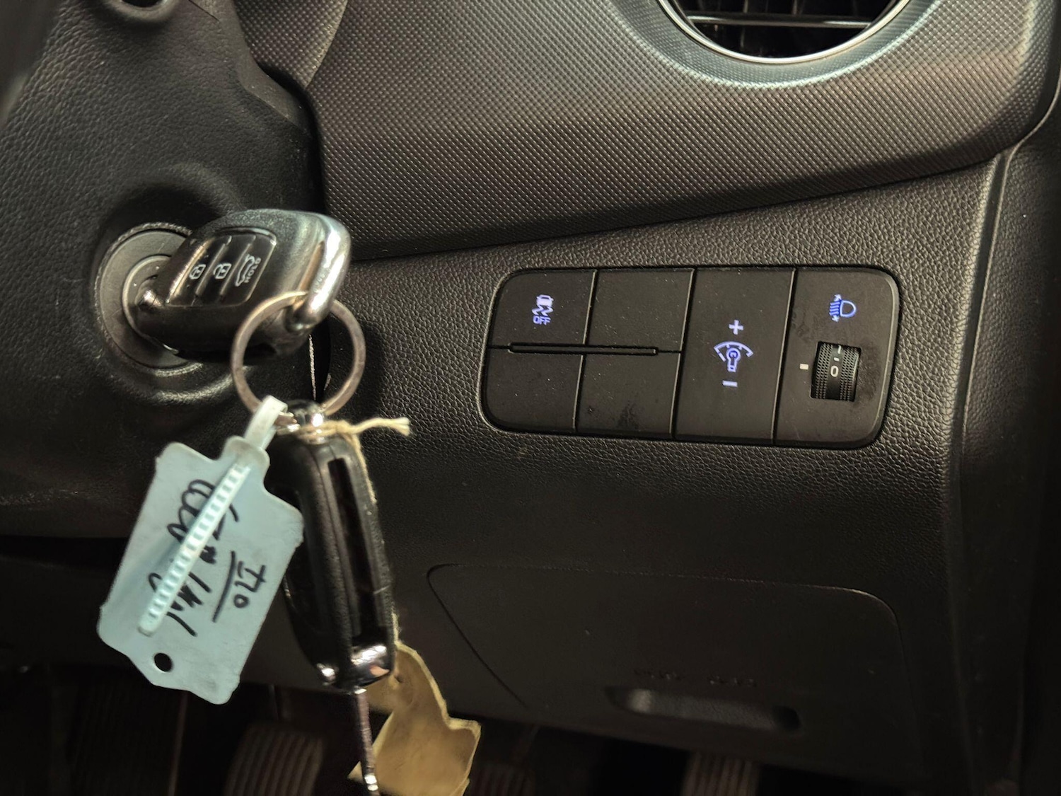 Used Hyundai i10 2018 for sale - 76388520: Photo 31