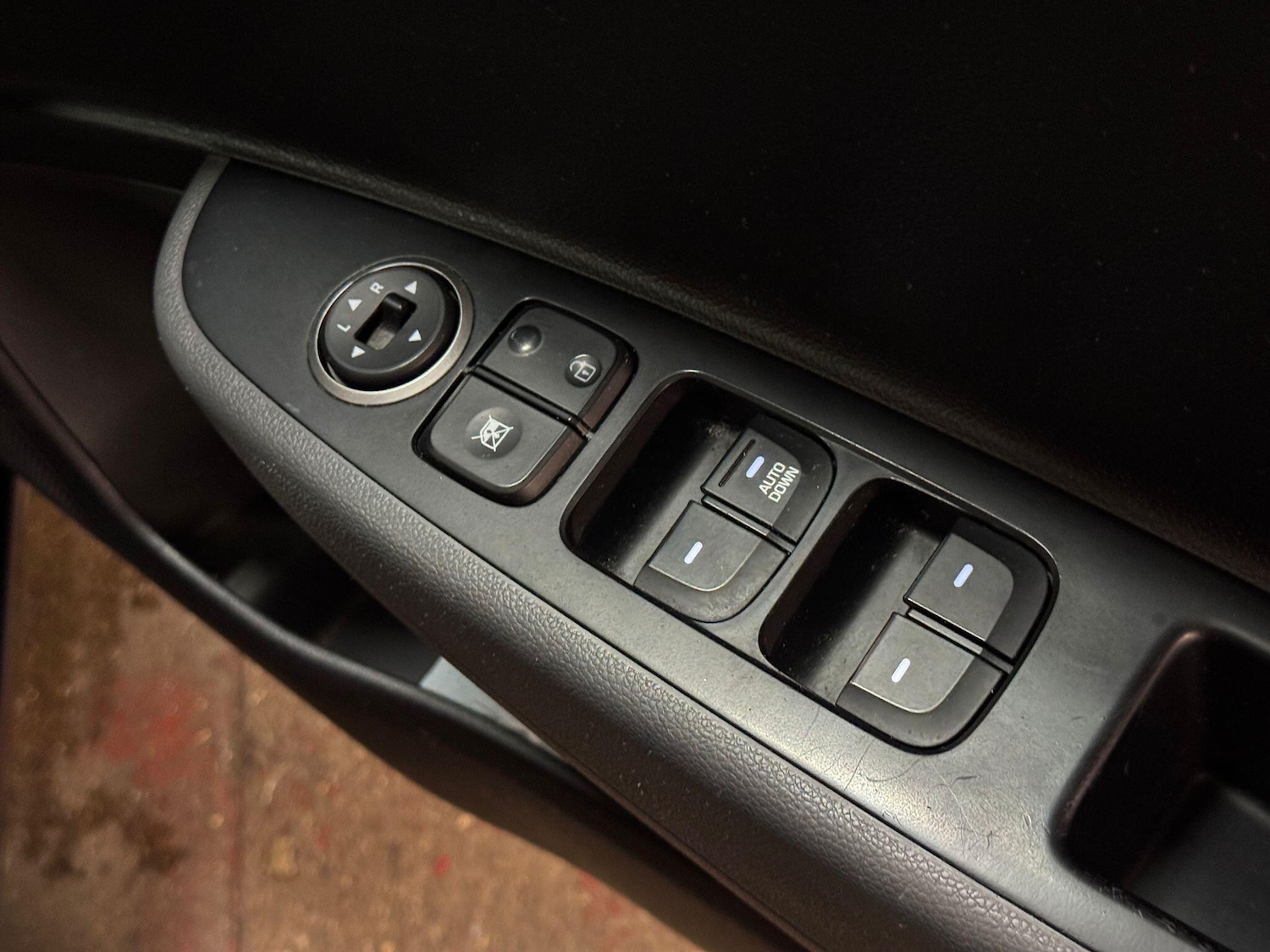 Used Hyundai i10 2018 for sale - 76388520: Photo 32