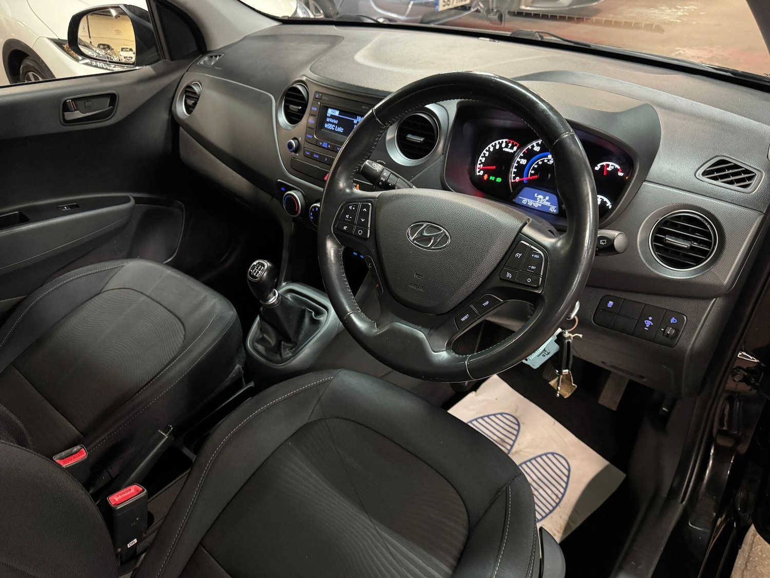 Used Hyundai i10 2018 for sale - 76388520: Photo 9