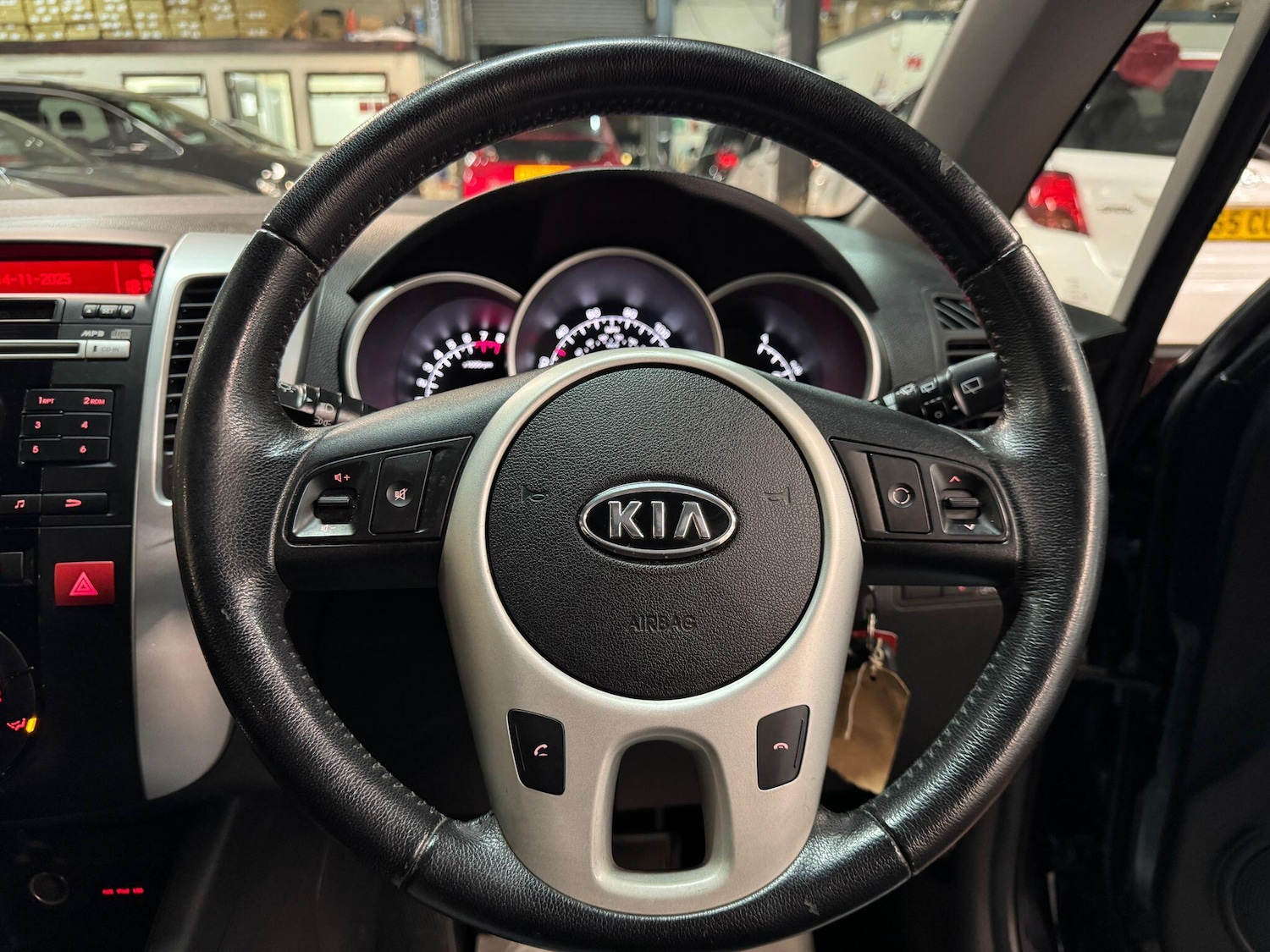 Used Kia Venga 2012 for sale - 76592367: Photo 25