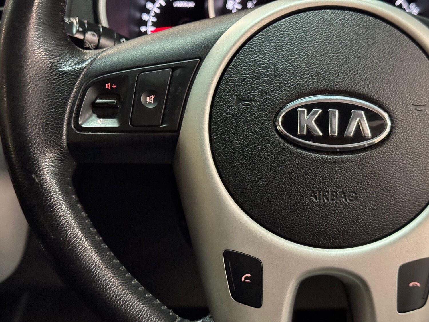 Used Kia Venga 2012 for sale - 76592367: Photo 26