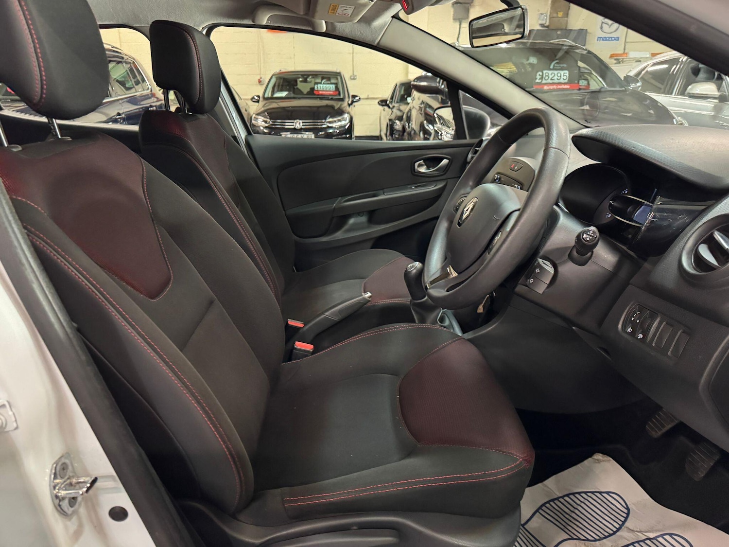 Used Renault Clio 2015 for sale - 76612829: Photo 10