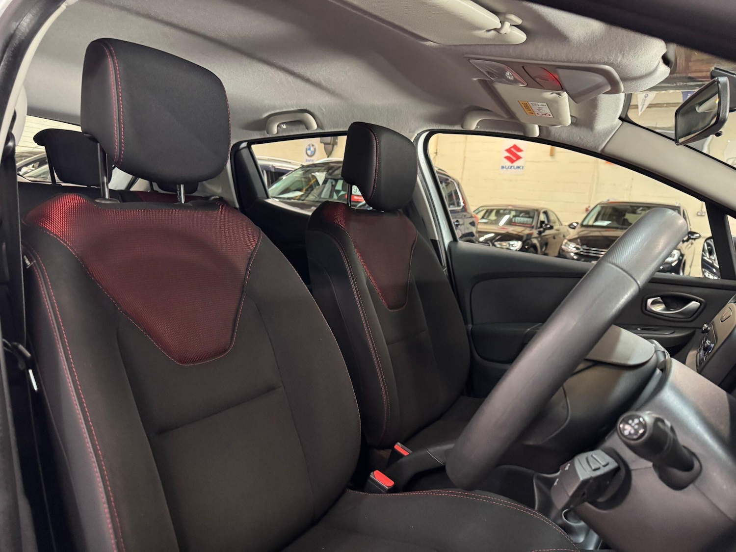 Used Renault Clio 2015 for sale - 76612829: Photo 11