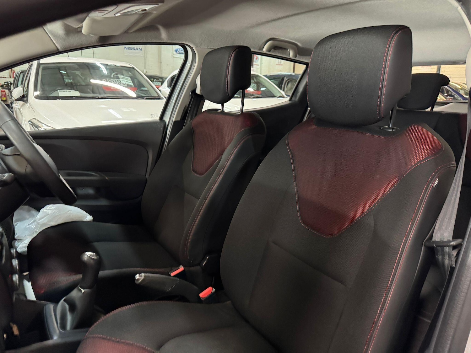 Used Renault Clio 2015 for sale - 76612829: Photo 15