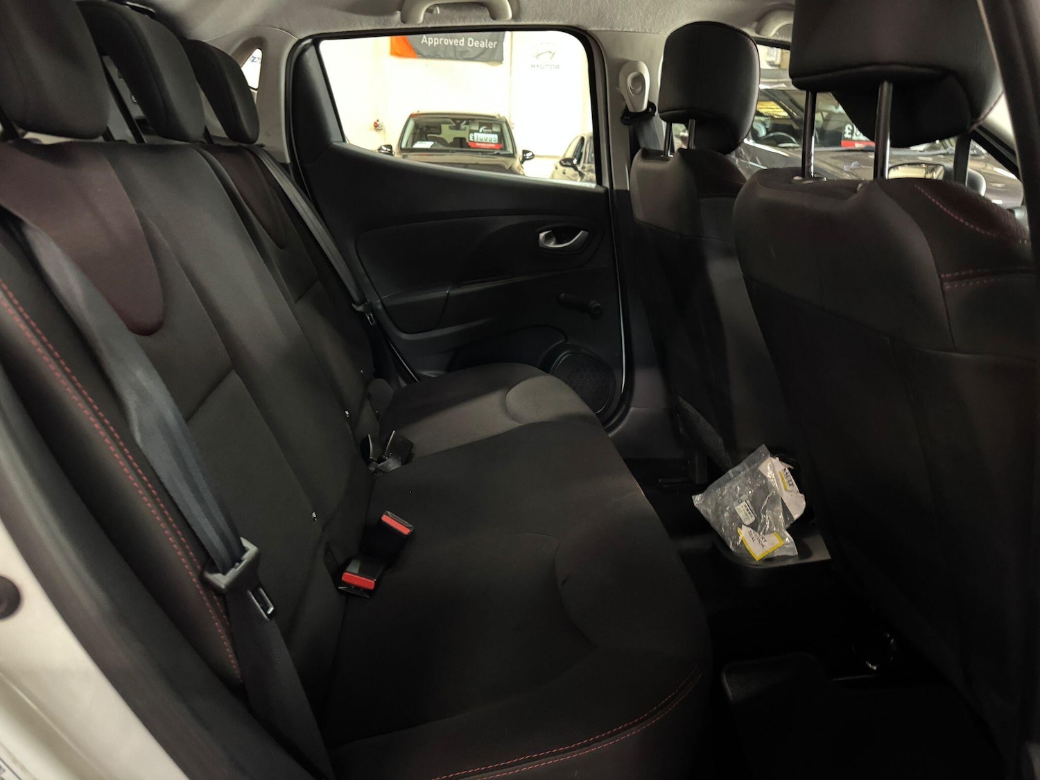 Used Renault Clio 2015 for sale - 76612829: Photo 18