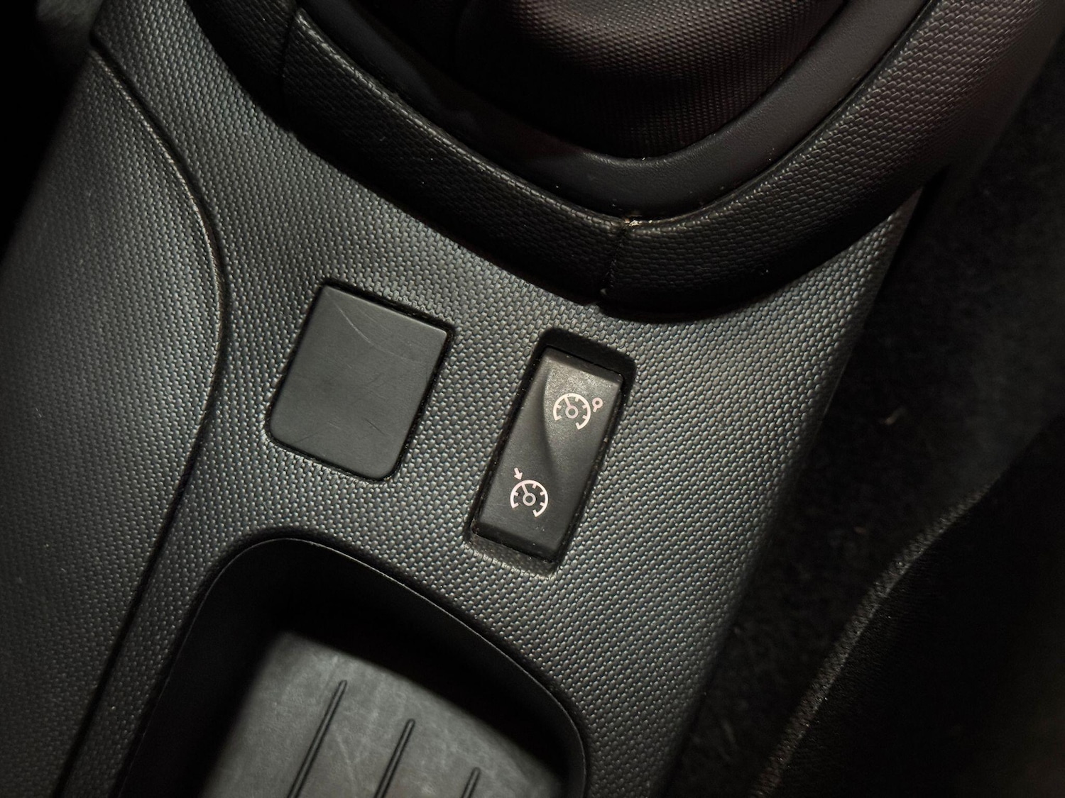 Used Renault Clio 2015 for sale - 76612829: Photo 27