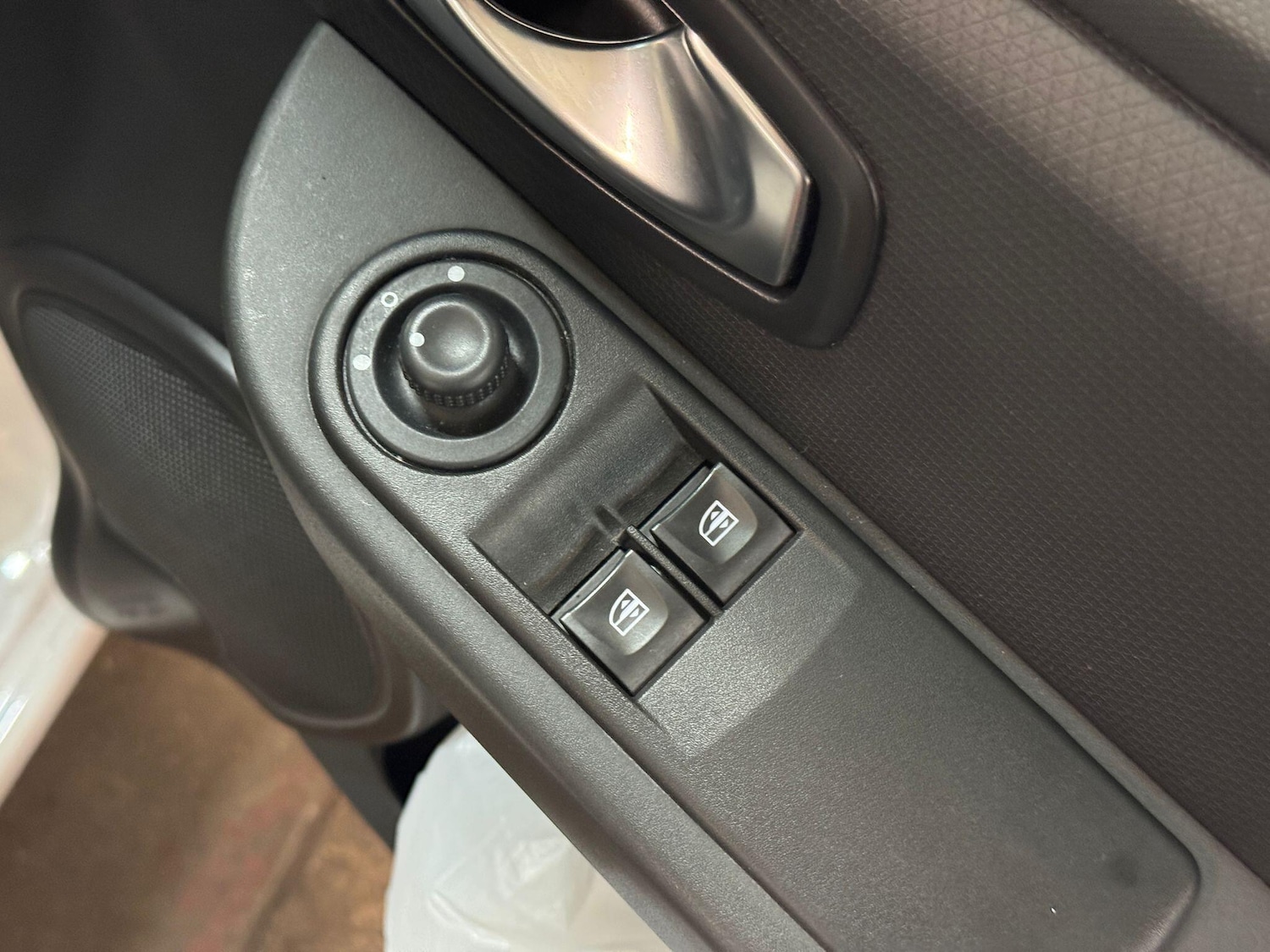 Used Renault Clio 2015 for sale - 76612829: Photo 33