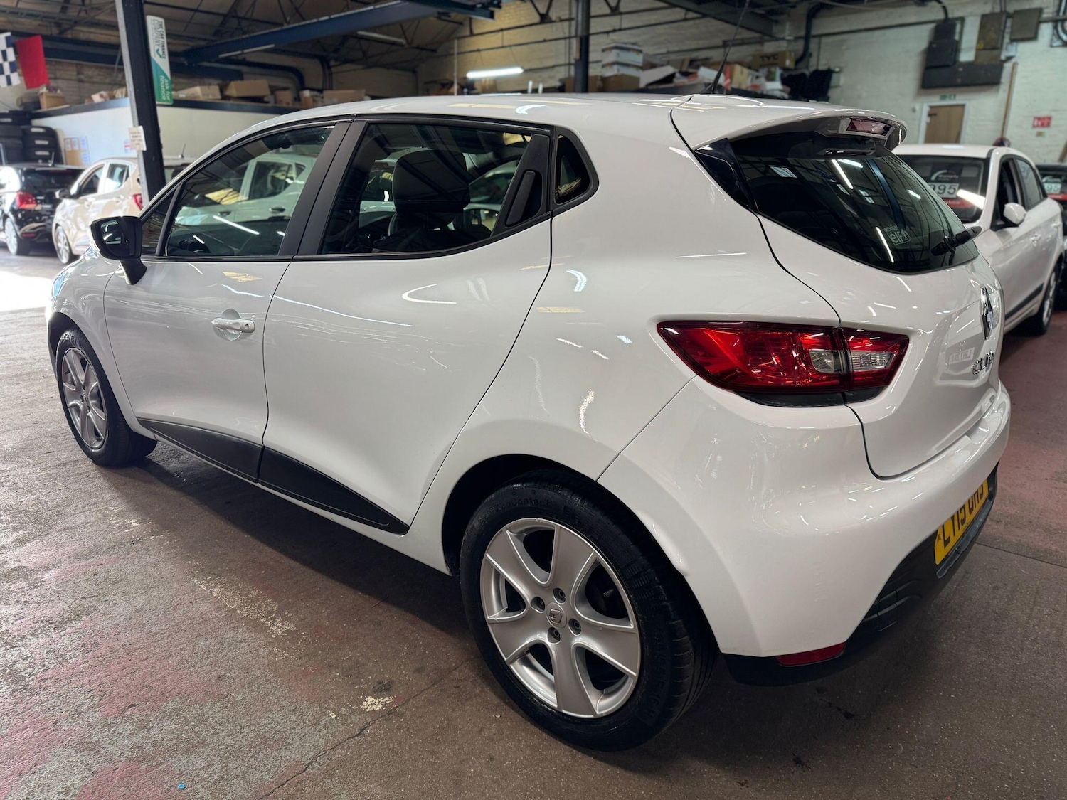 Used Renault Clio 2015 for sale - 76612829: Photo 4