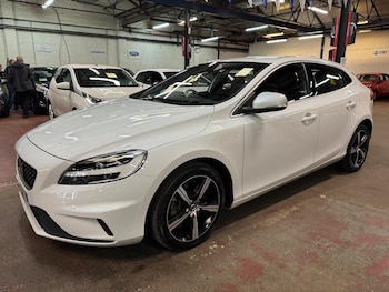Used Volvo V40 2019 for sale - 78503844: Photo