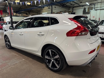 Used Volvo V40 2019 for sale - 78503844: Photo