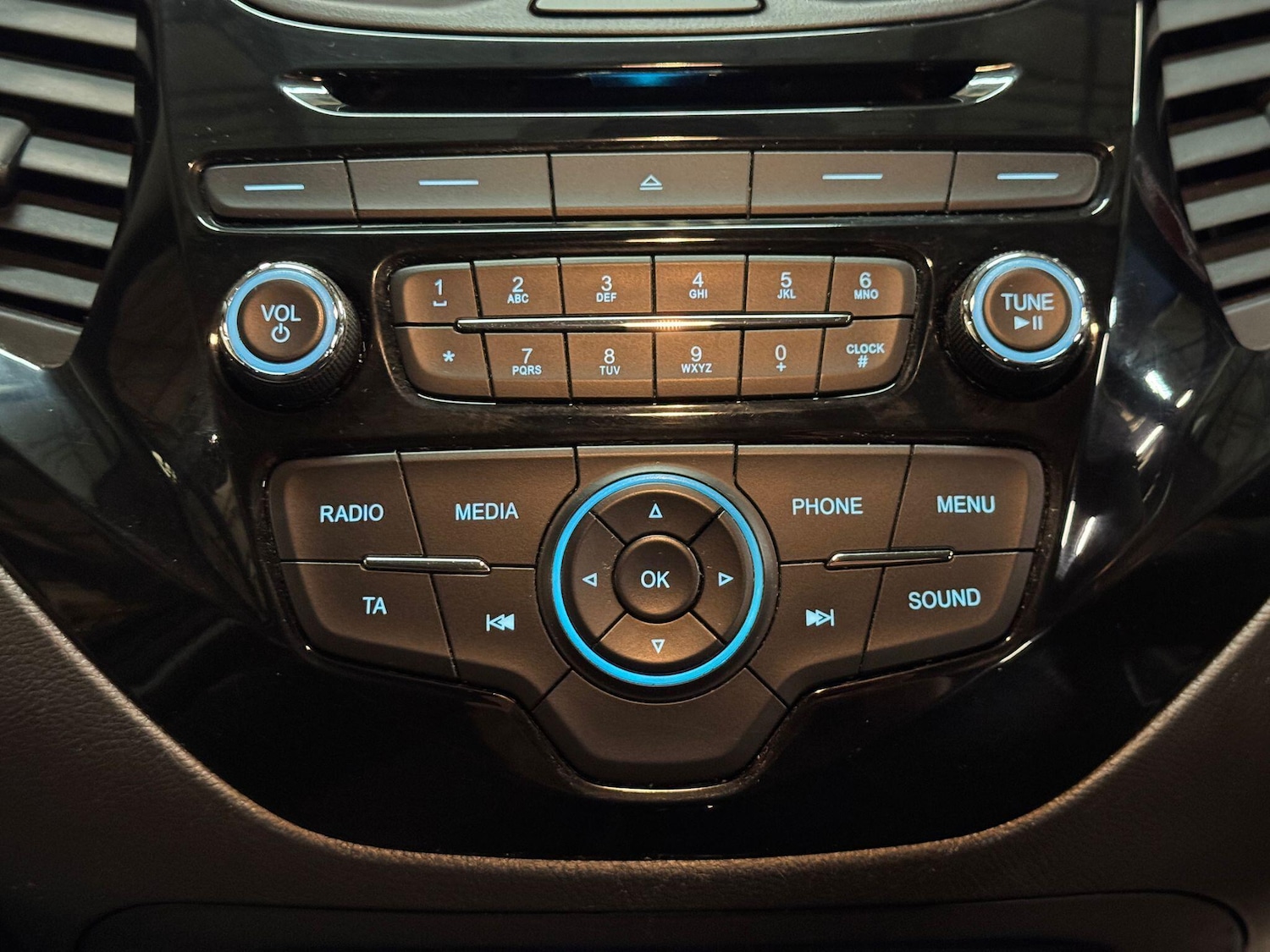 Used Ford Ka+ 2018 for sale - 77331598: Photo 34