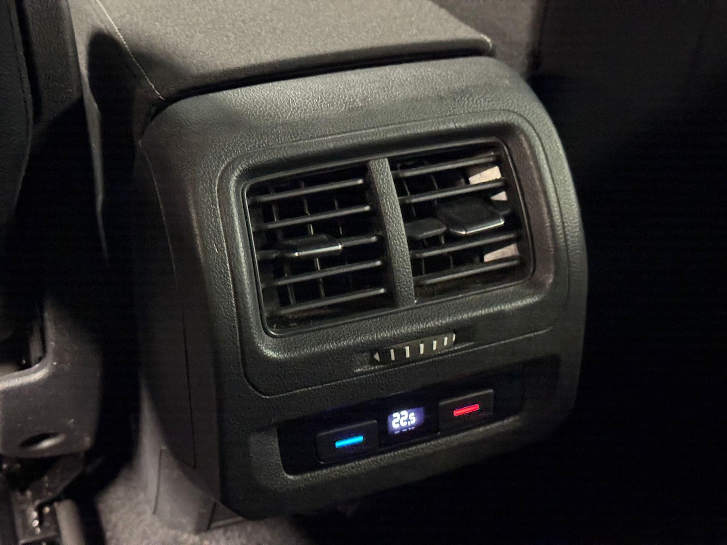 Used Volkswagen Touran 2016 for sale - 76992375: Photo 27