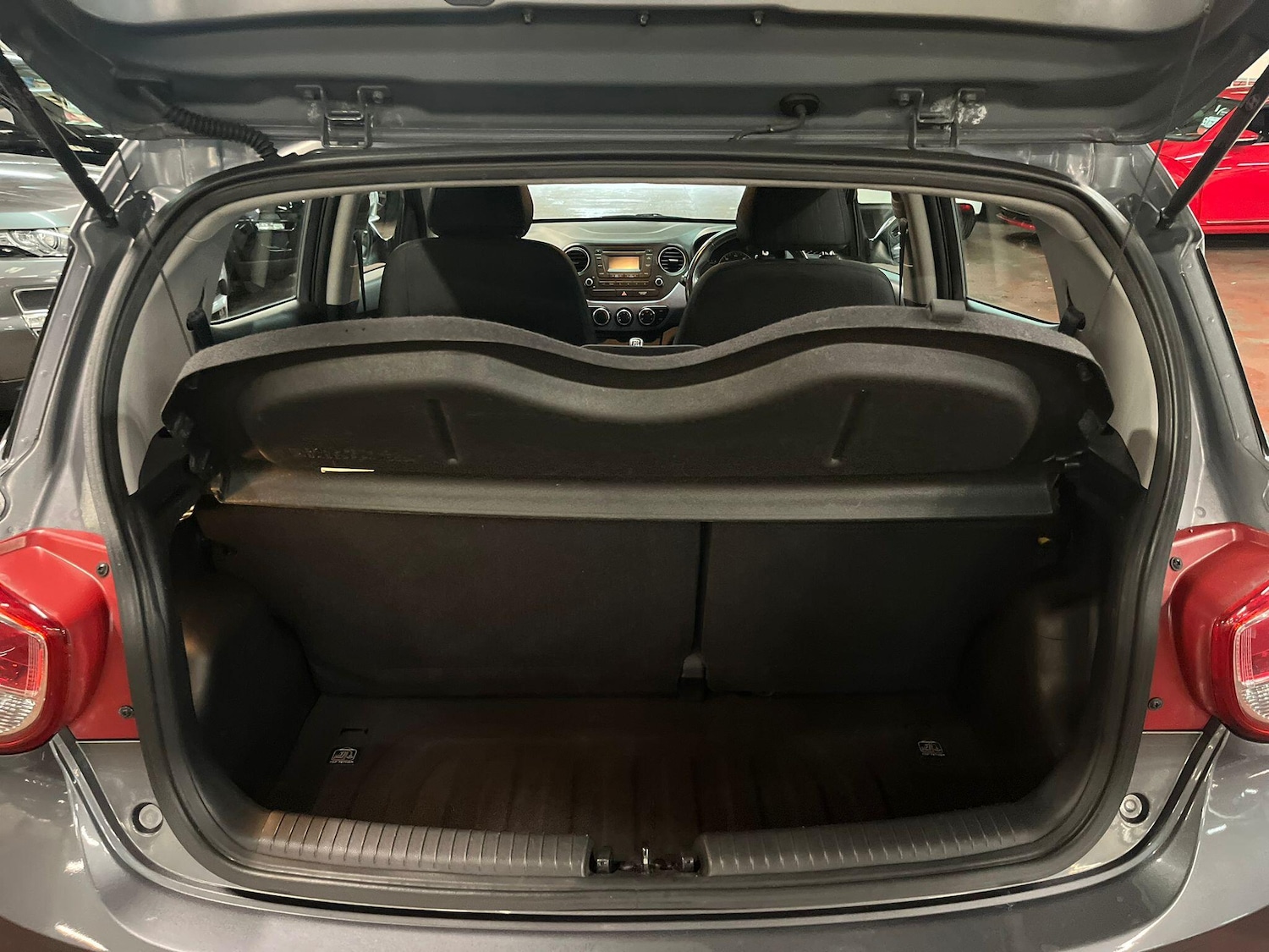 Used Hyundai i10 2014 for sale - 76136170: Photo 14