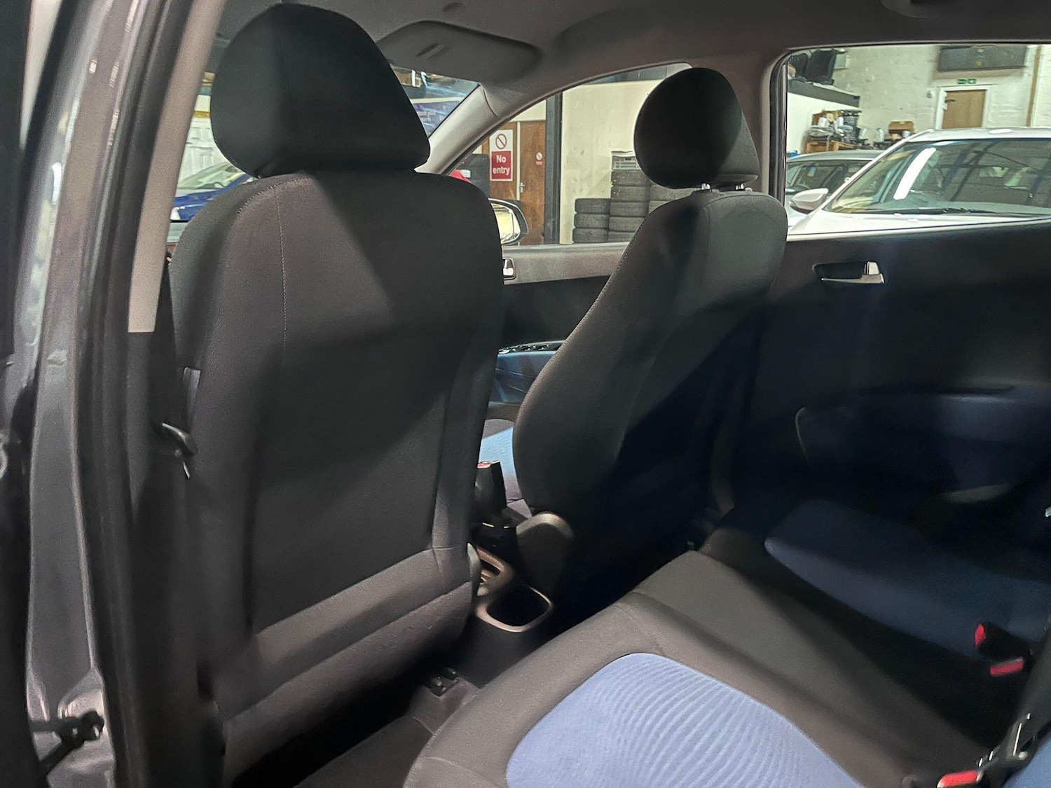 Used Hyundai i10 2014 for sale - 76136170: Photo 26