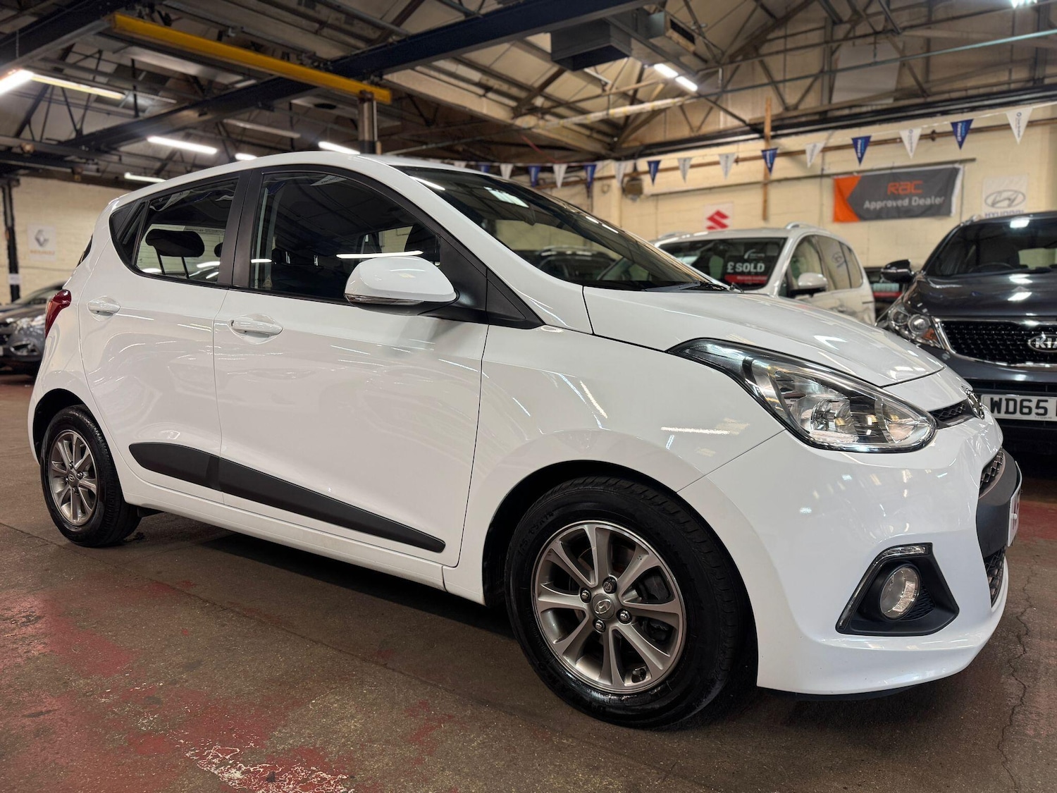 Used Hyundai i10 2016 for sale - 76592039: Photo 1
