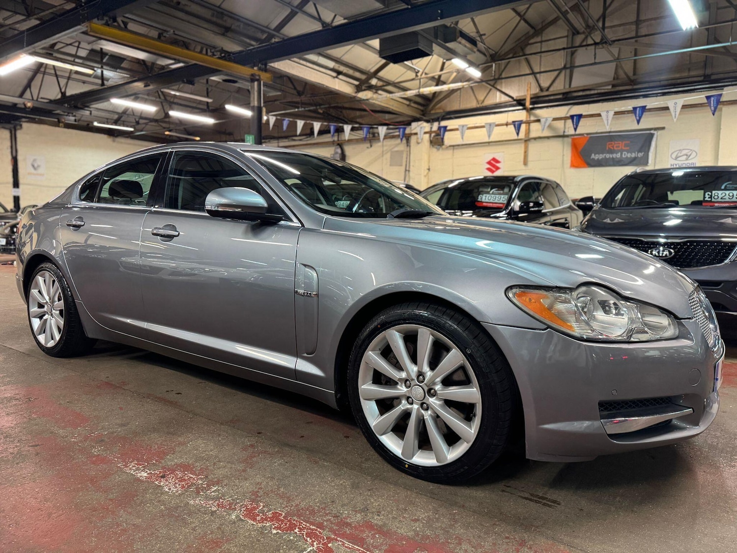 Used Jaguar XF 2010 for sale - 76657139: Photo 1