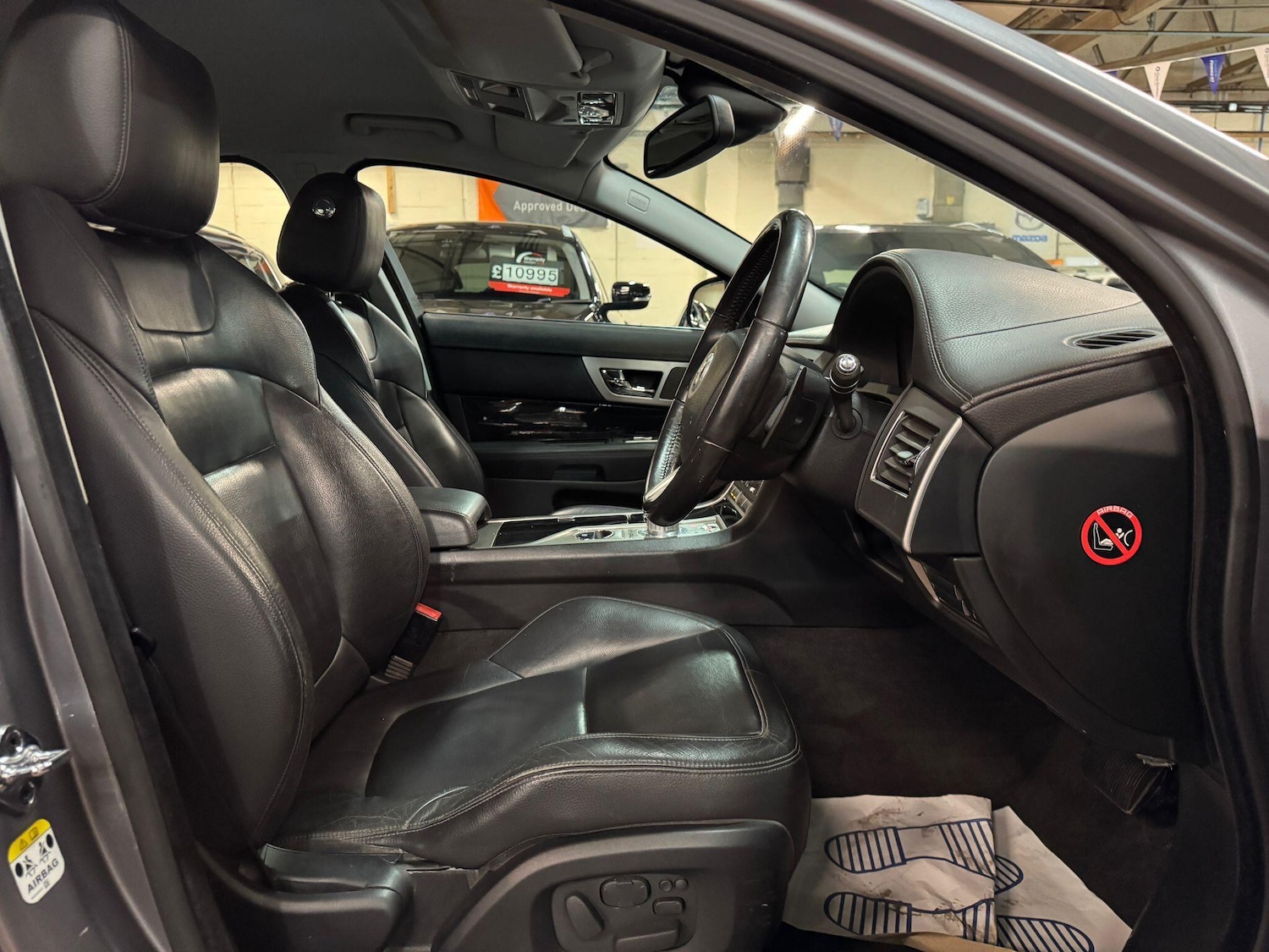 Used Jaguar XF 2010 for sale - 76657139: Photo 12