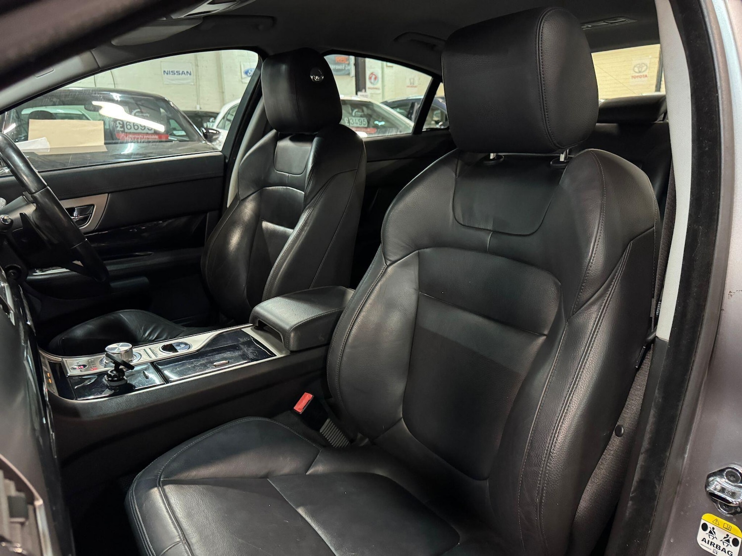 Used Jaguar XF 2010 for sale - 76657139: Photo 17