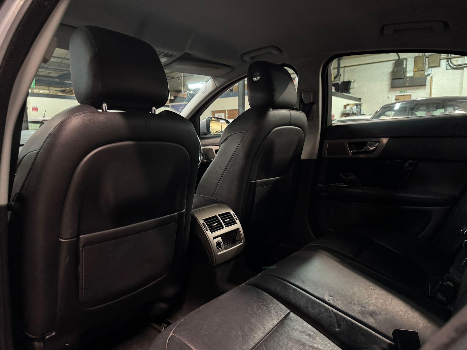 Used Jaguar XF 2010 for sale - 76657139: Photo 23