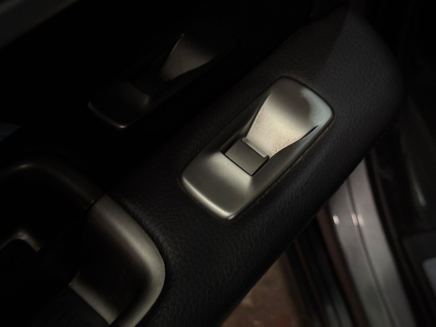 Used Jaguar XF 2010 for sale - 76657139: Photo 25