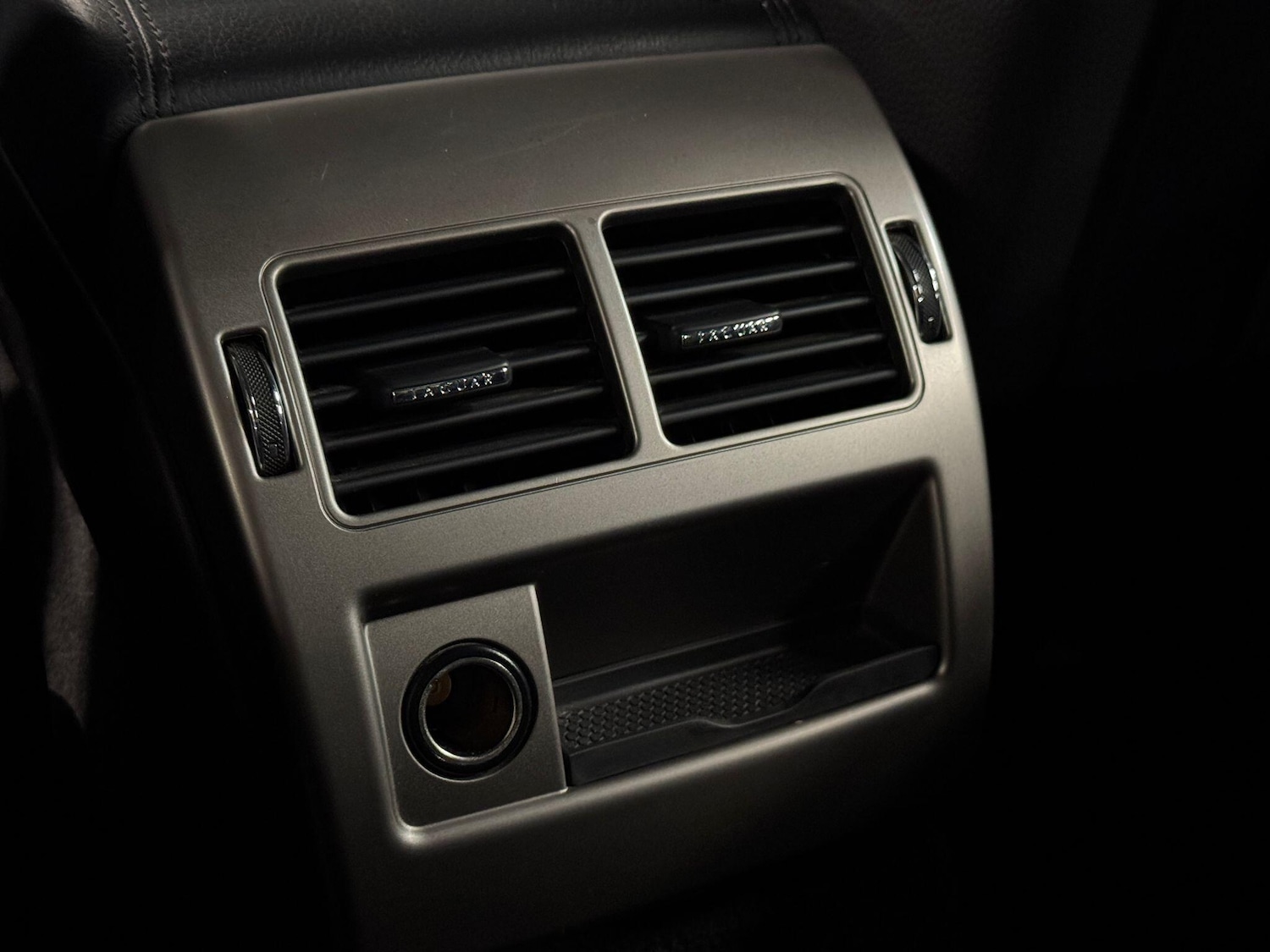 Used Jaguar XF 2010 for sale - 76657139: Photo 26