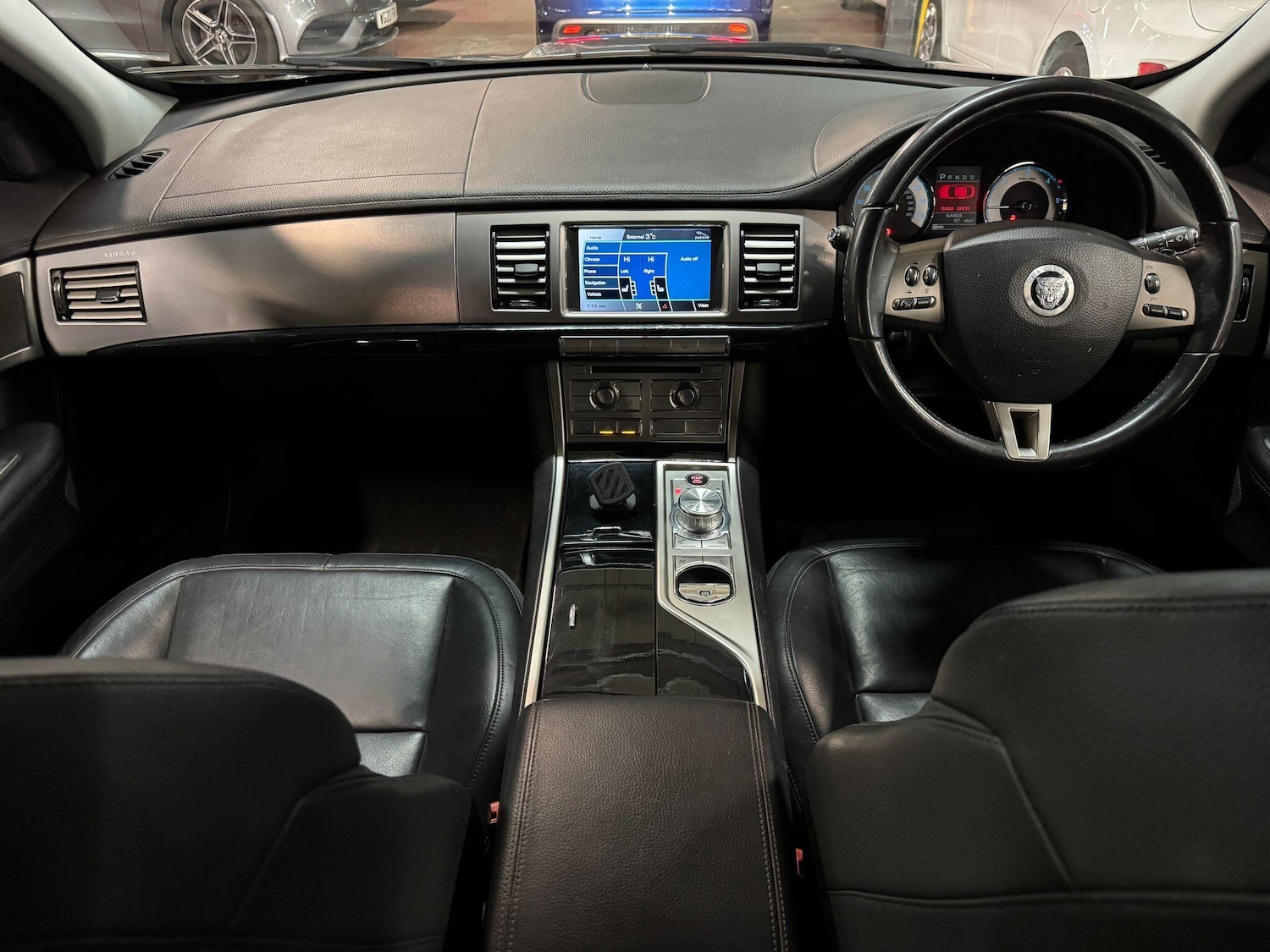 Used Jaguar XF 2010 for sale - 76657139: Photo 27