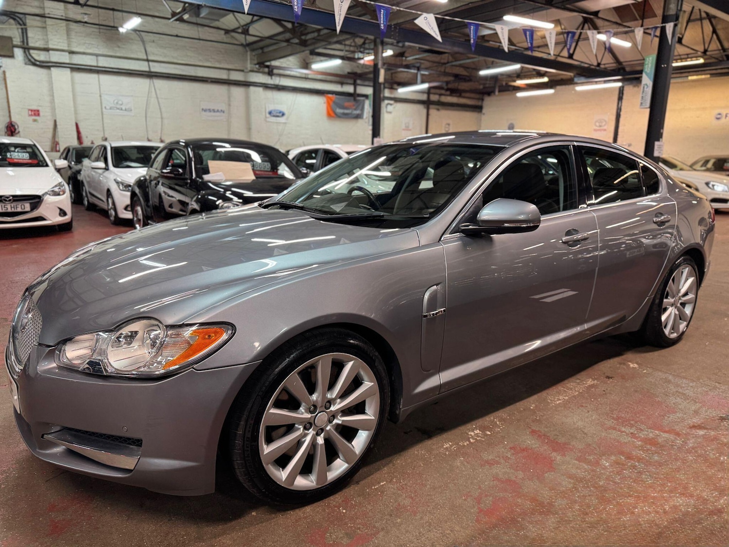 Used Jaguar XF 2010 for sale - 76657139: Photo 3