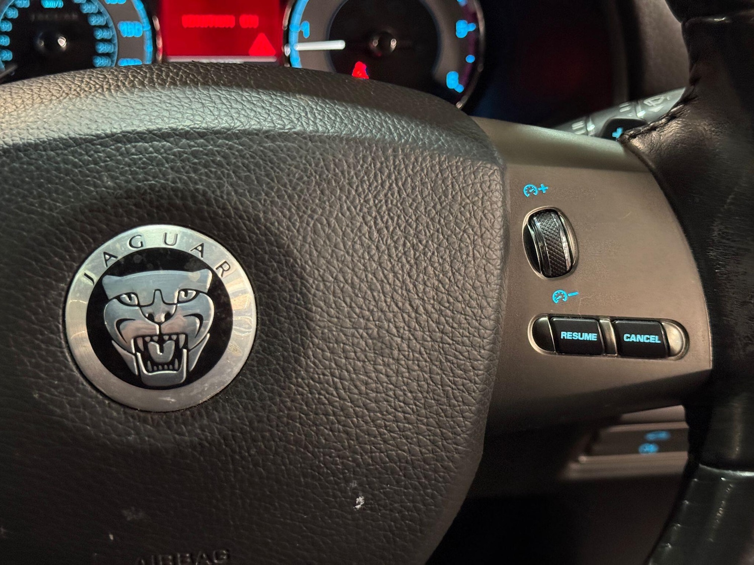 Used Jaguar XF 2010 for sale - 76657139: Photo 30