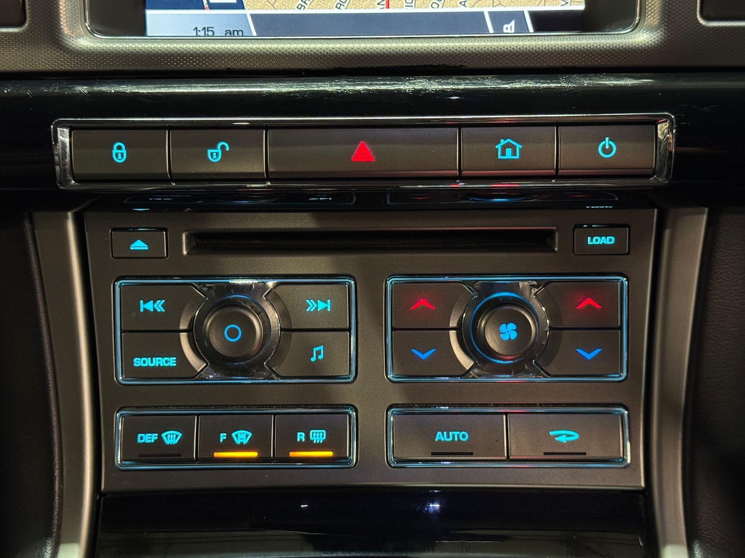 Used Jaguar XF 2010 for sale - 76657139: Photo 39