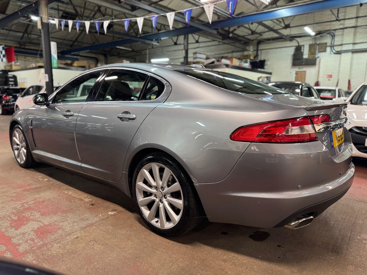 Used Jaguar XF 2010 for sale - 76657139: Photo 4