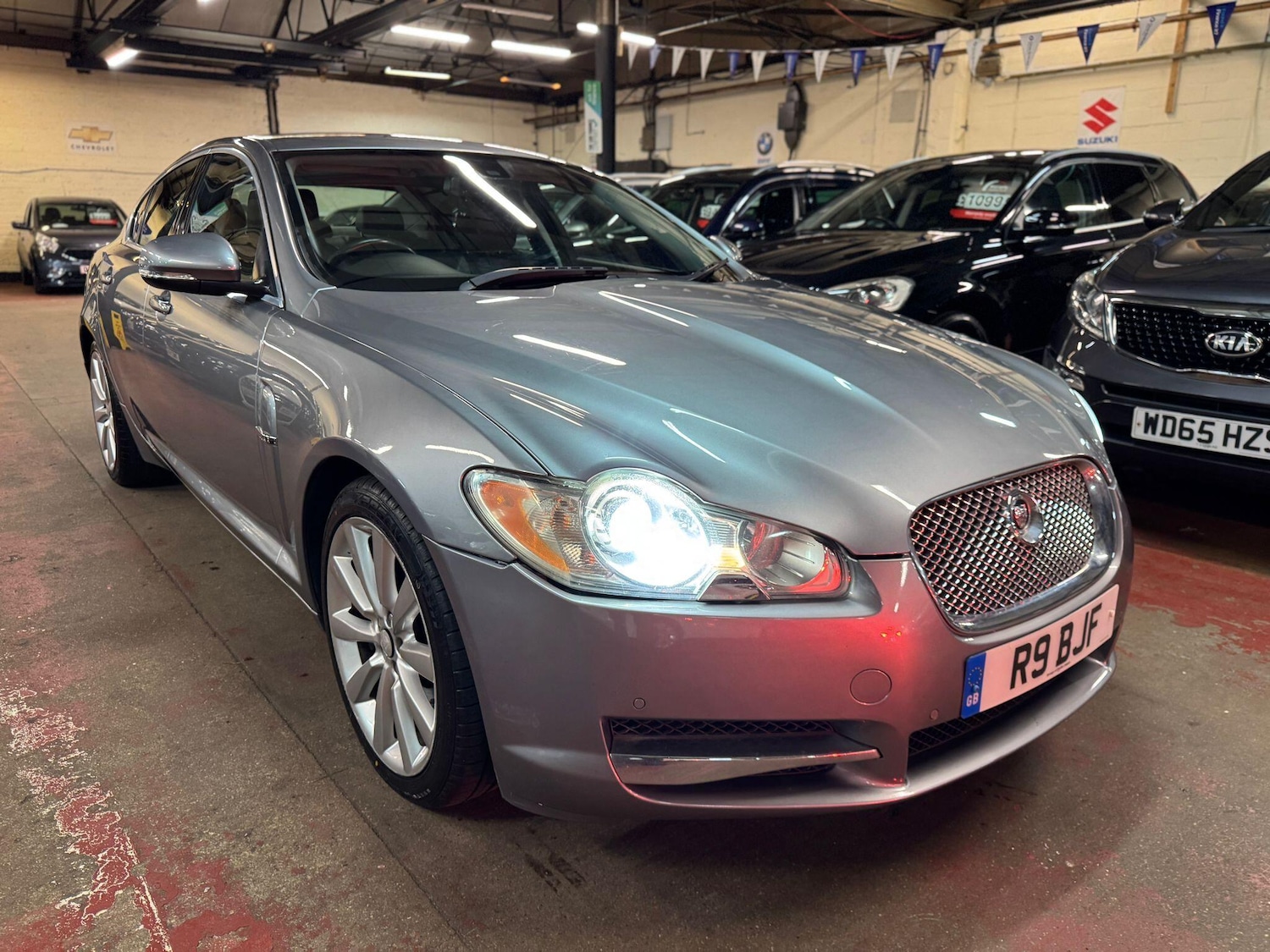 Used Jaguar XF 2010 for sale - 76657139: Photo 7