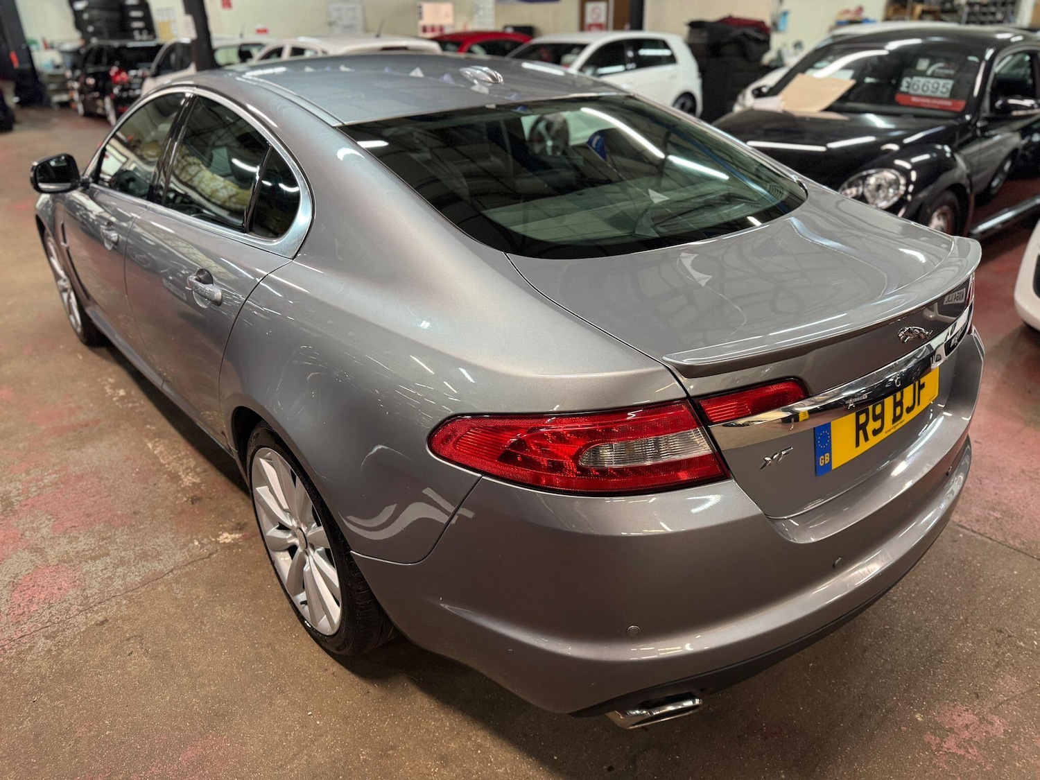 Used Jaguar XF 2010 for sale - 76657139: Photo 8