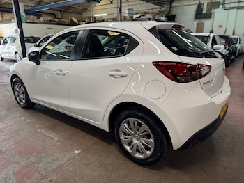 Used Mazda Mazda2 2017 for sale - 76189795: Photo 4