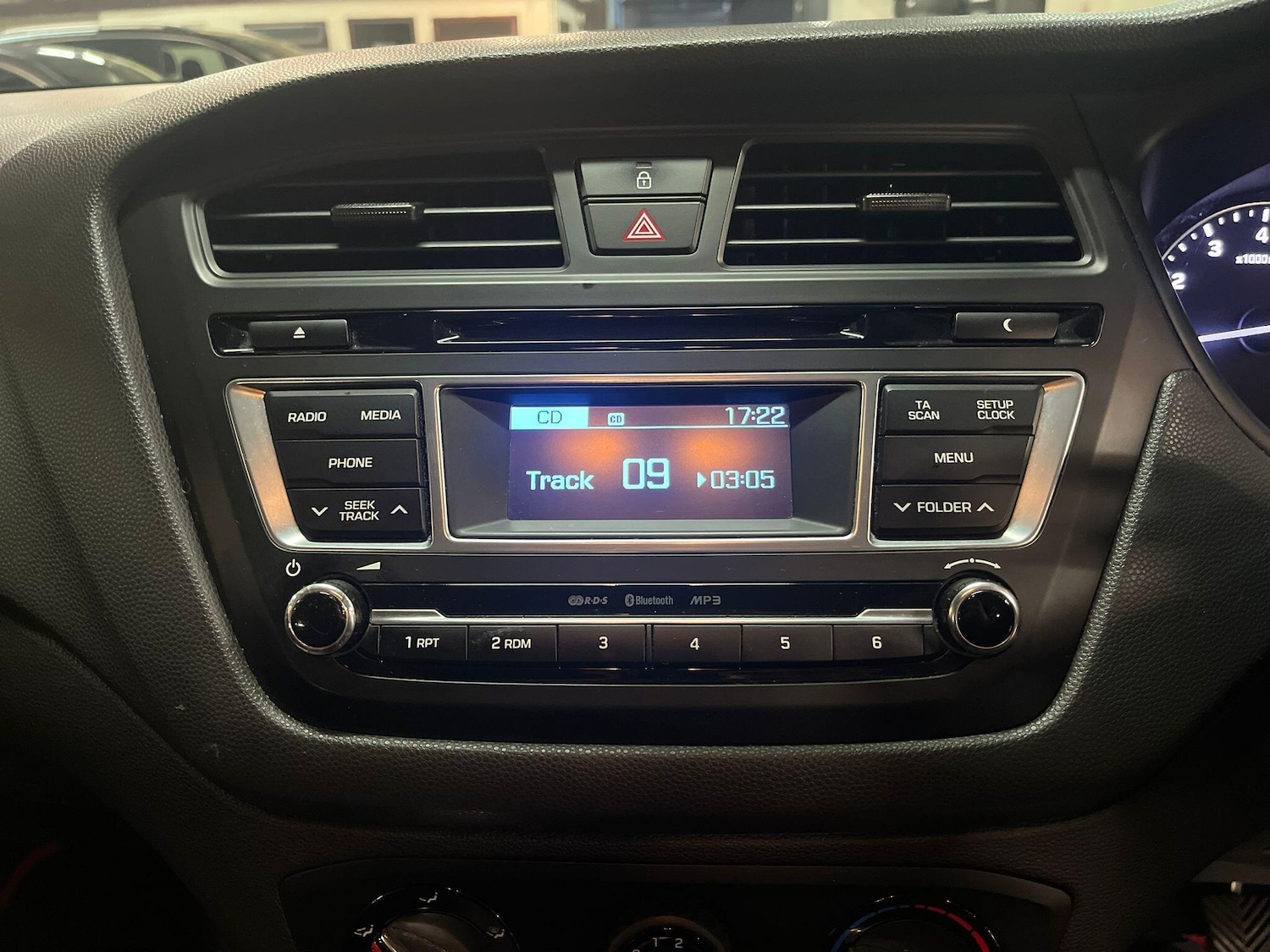 Used Hyundai i20 2018 for sale - 76597425: Photo 29