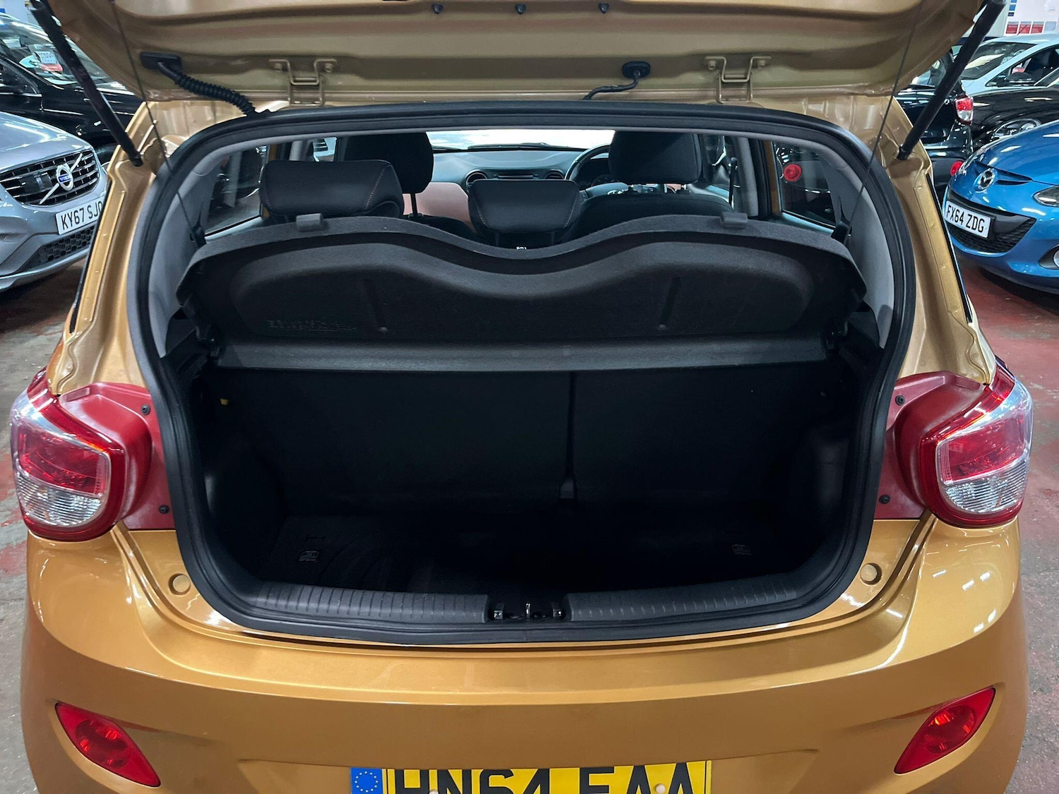 Used Hyundai i10 2014 for sale - 76865410: Photo 12