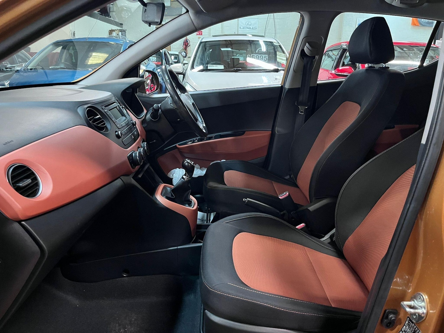 Used Hyundai i10 2014 for sale - 76865410: Photo 17