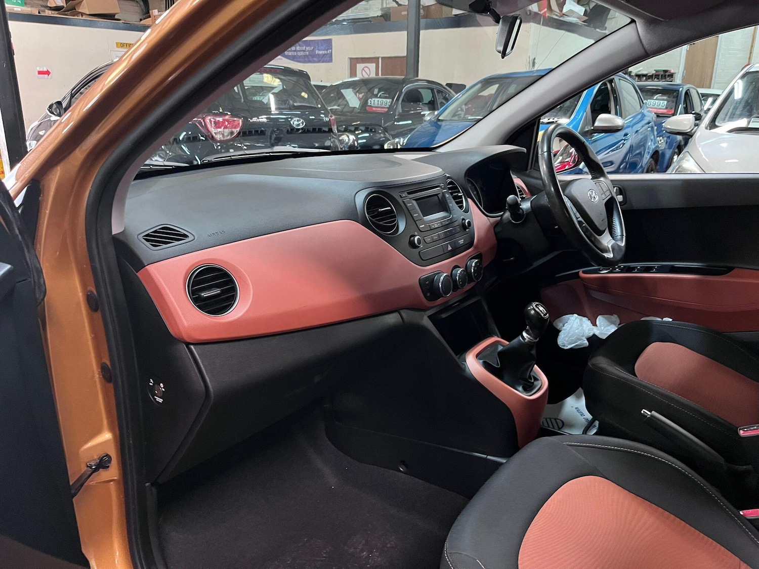 Used Hyundai i10 2014 for sale - 76865410: Photo 18