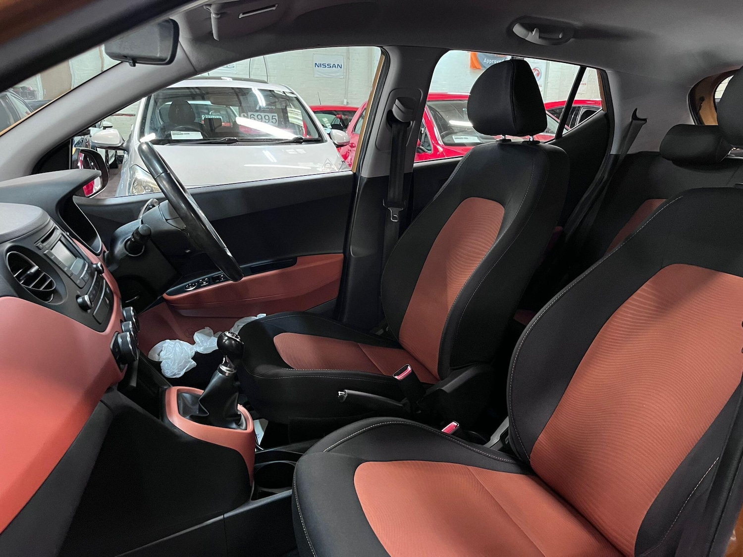 Used Hyundai i10 2014 for sale - 76865410: Photo 19