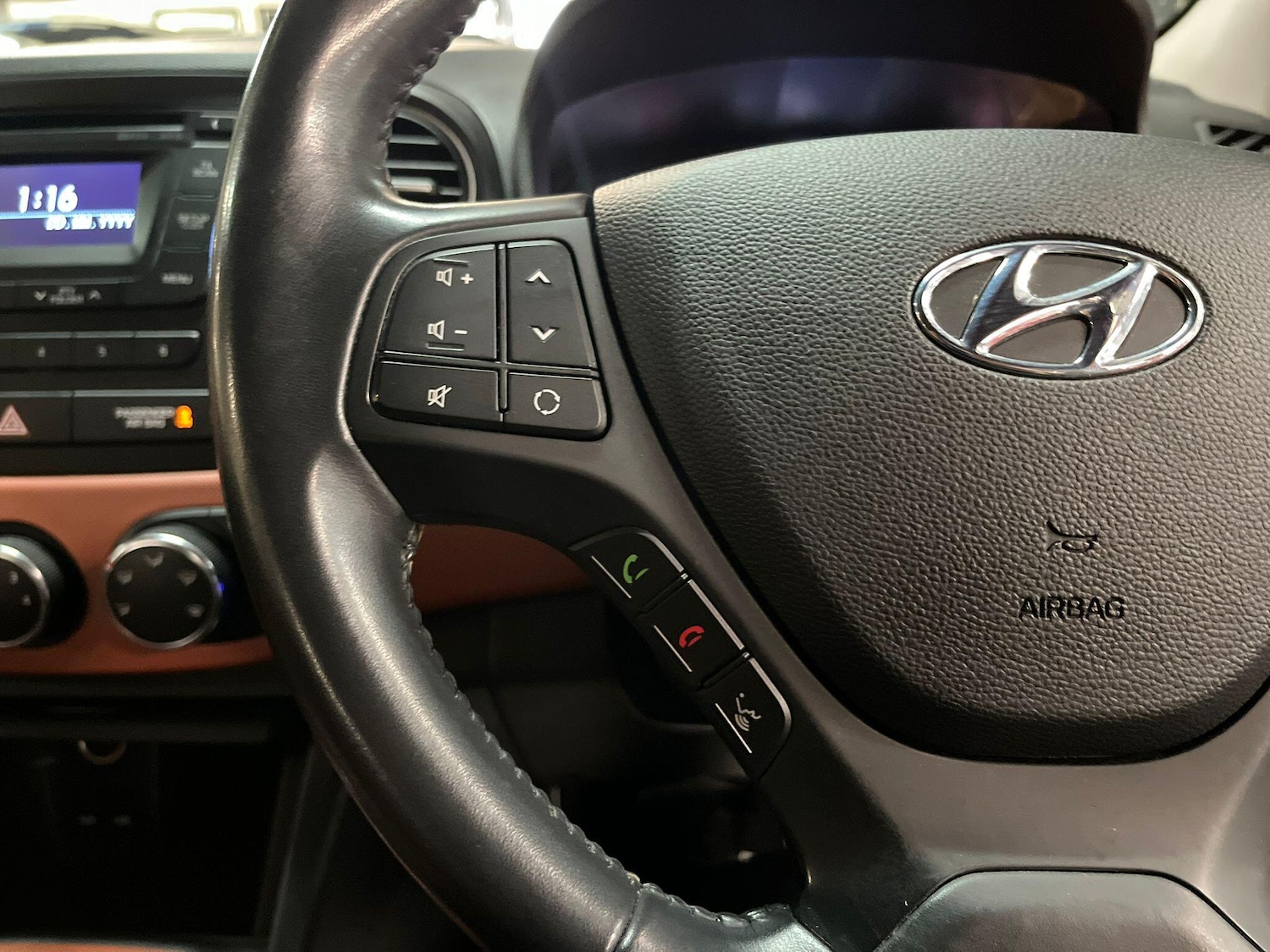 Used Hyundai i10 2014 for sale - 76865410: Photo 27