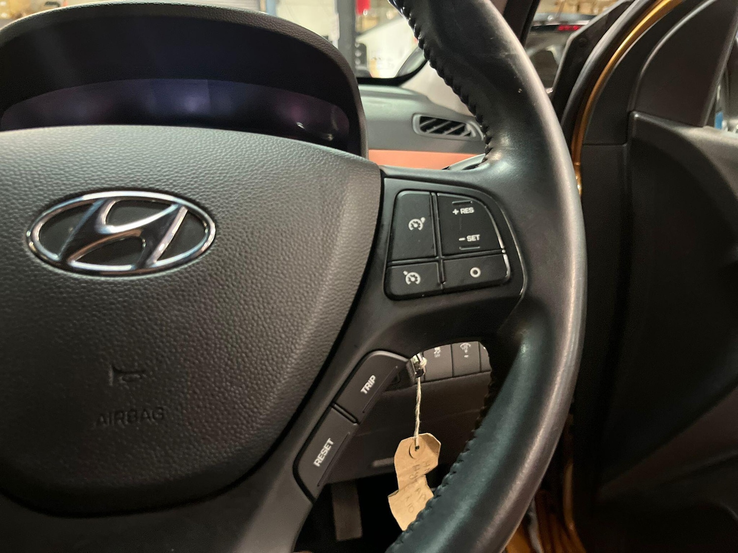 Used Hyundai i10 2014 for sale - 76865410: Photo 28