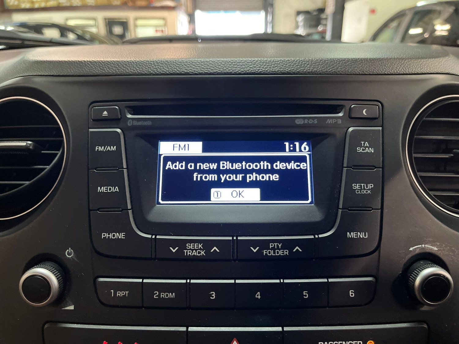 Used Hyundai i10 2014 for sale - 76865410: Photo 32