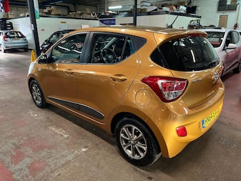 Used Hyundai i10 2014 for sale - 76865410: Photo