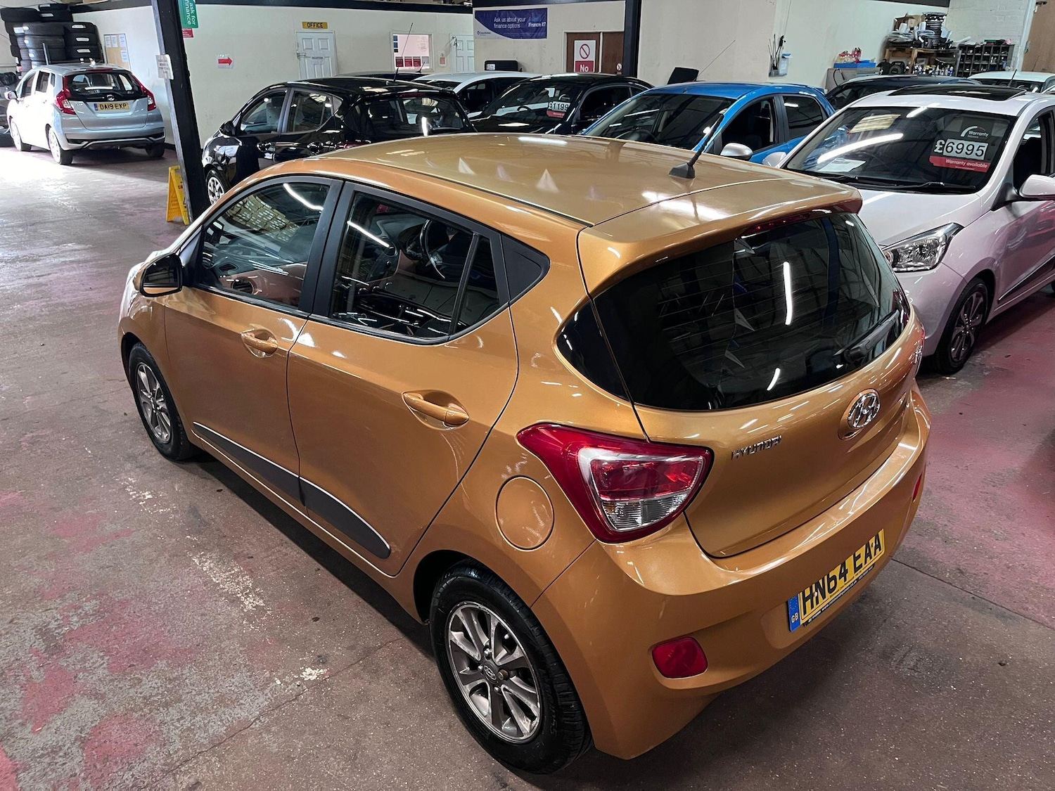 Used Hyundai i10 2014 for sale - 76865410: Photo 9