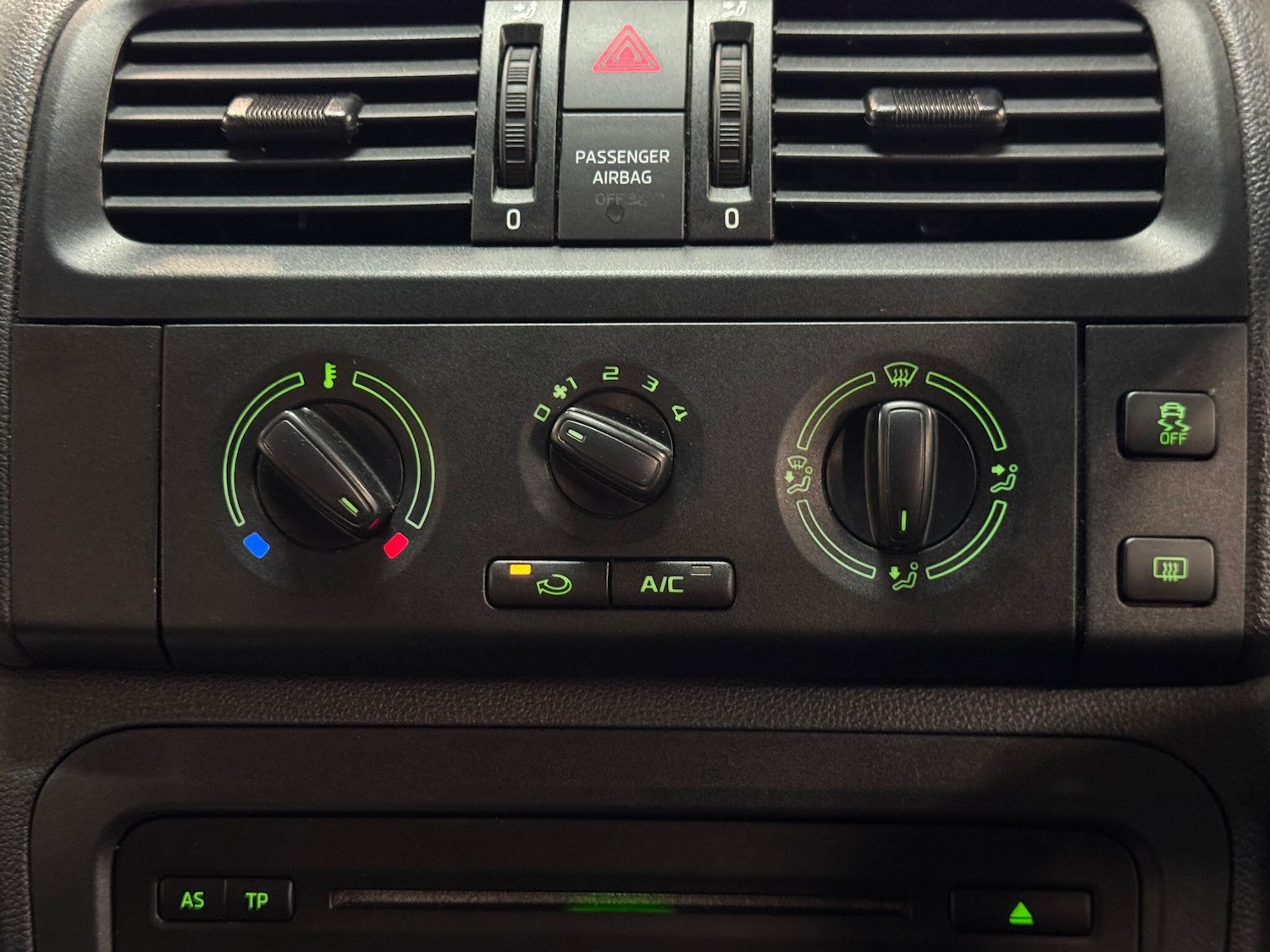 Used Skoda Fabia 2014 for sale - 77330639: Photo 27