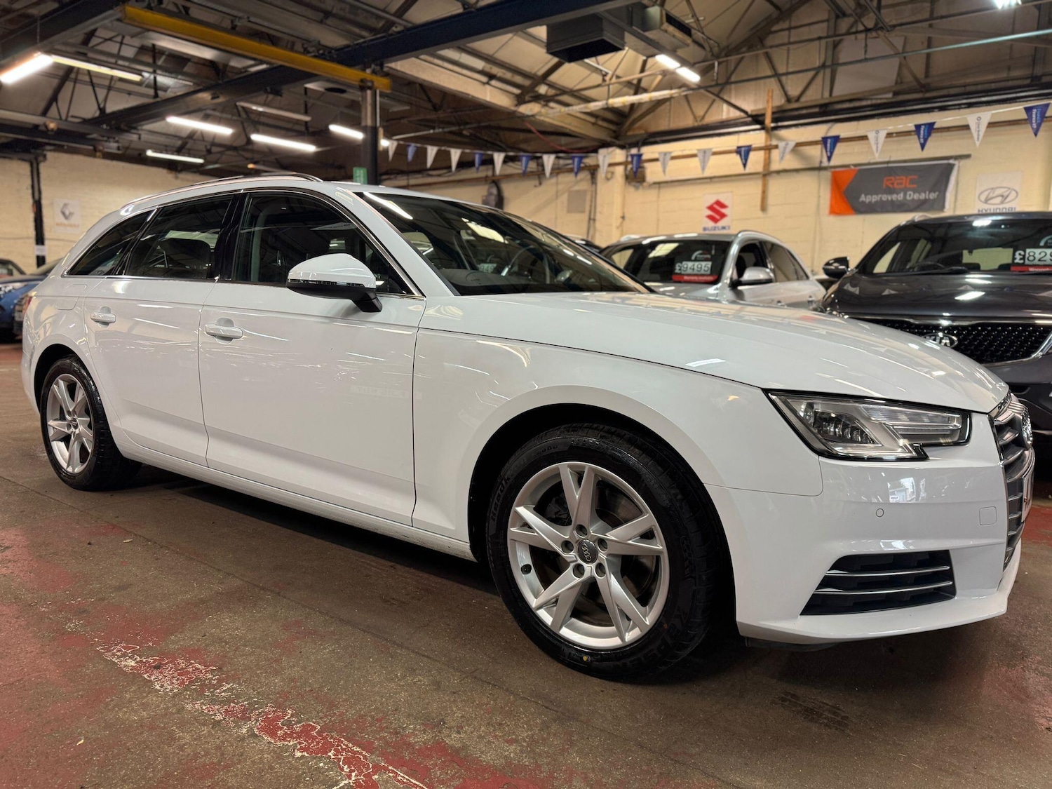 Used Audi A4 Avant 2018 for sale - 76658693: Photo 1