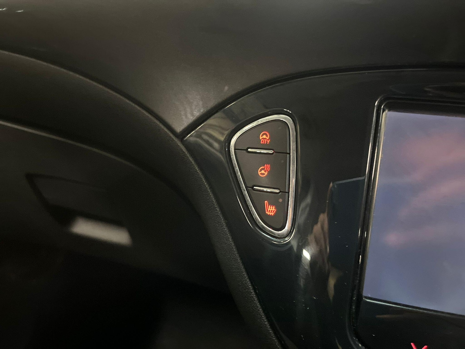 Used Vauxhall Corsa 2015 for sale - 76239818: Photo 32